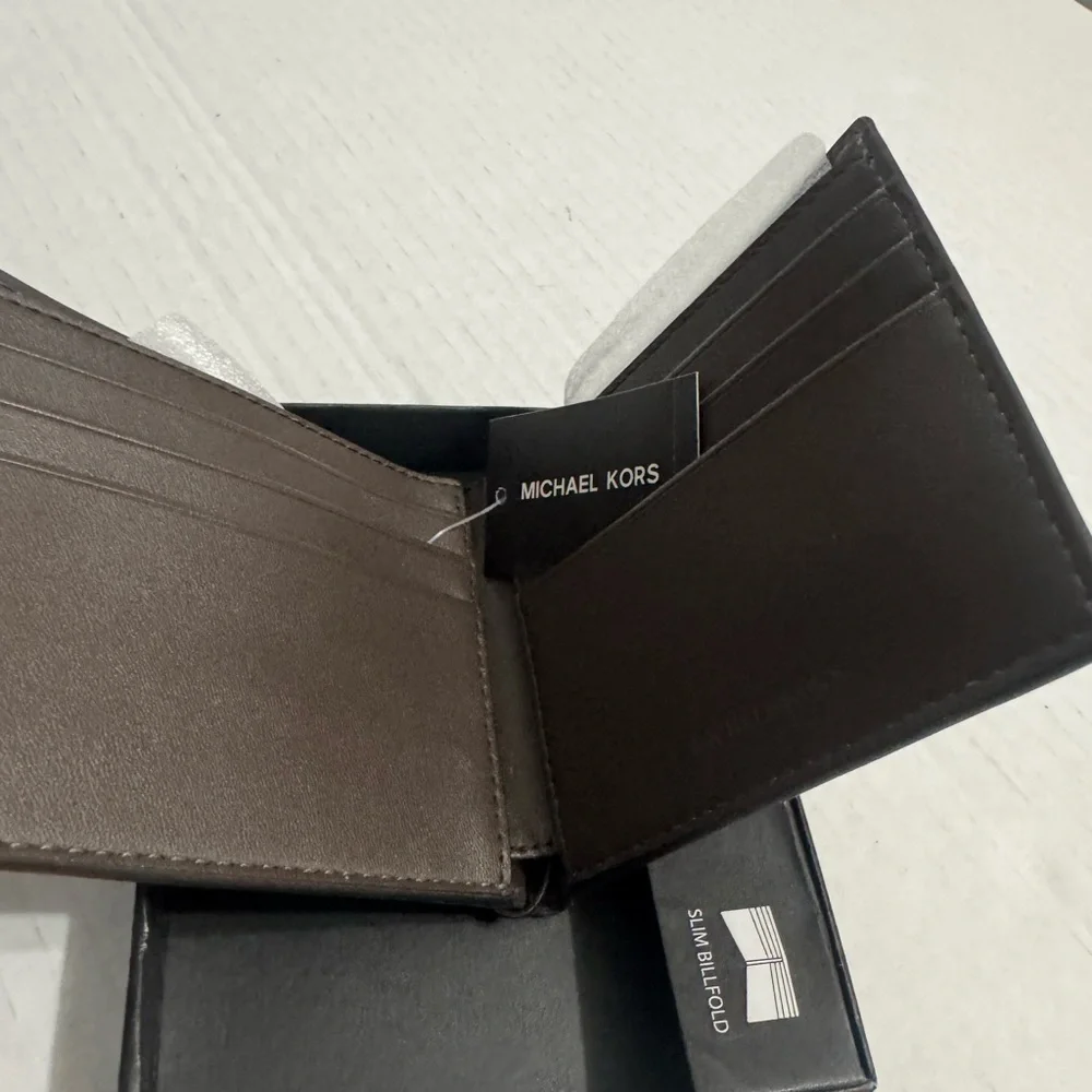 Michael Kors Brown Monogram Billfold Wallet - Picture 3 of 8